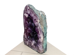 Amethystdruse mit großen Kristallen