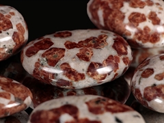 Granat in Wollastonit Pebbles - 0,5 kg