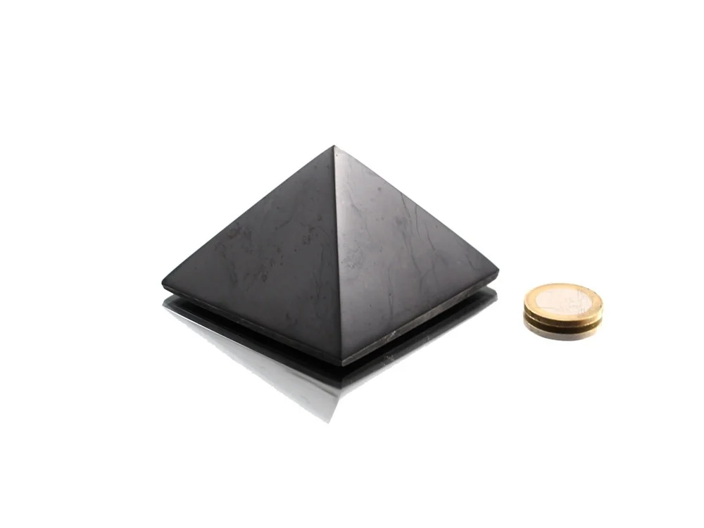 Schungit Pyramide 5 cm