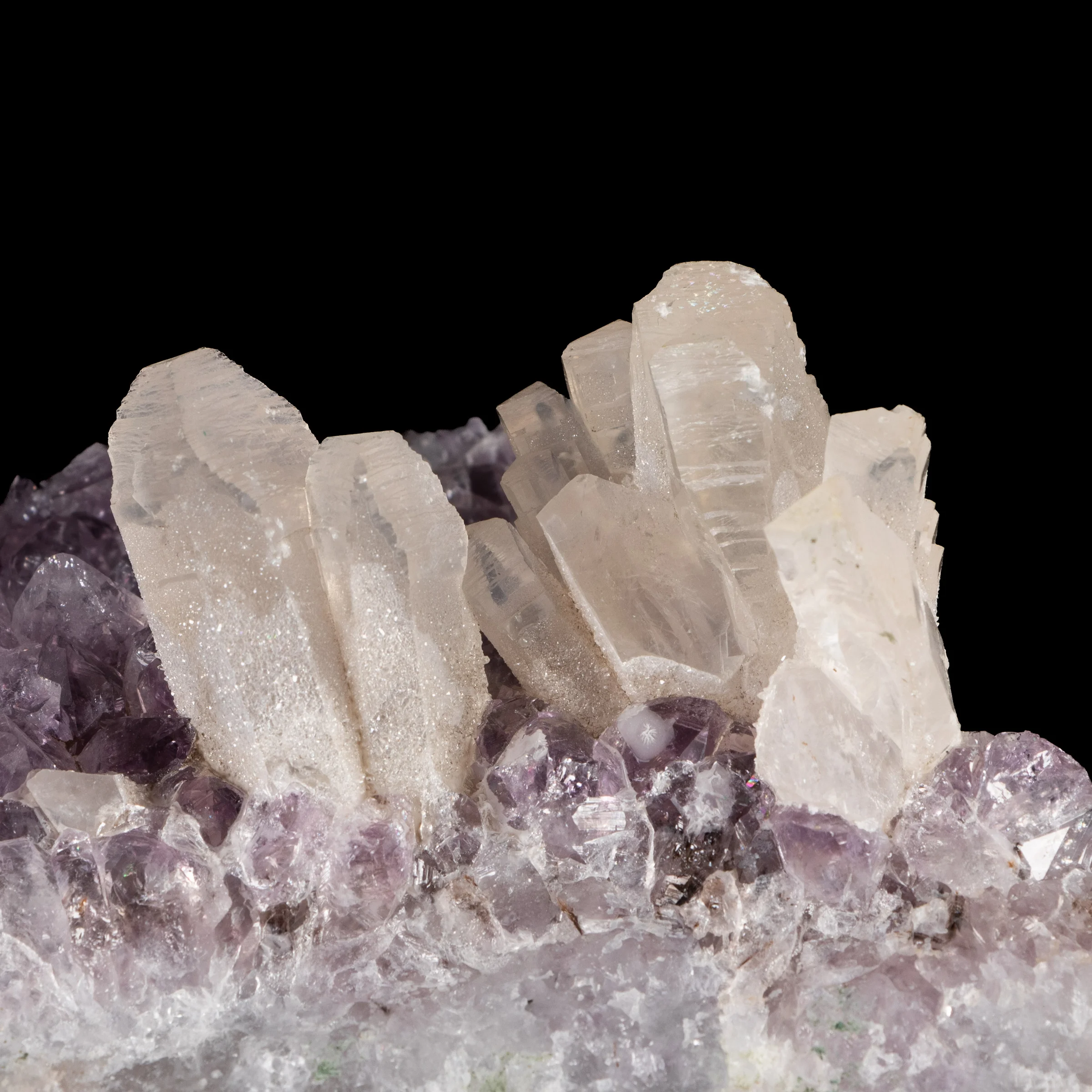 Amethyst mit Calcit