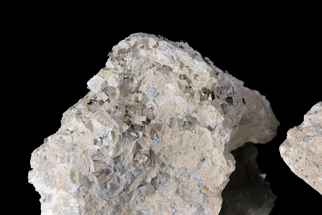 Mini Pyritwürfel in Matrix - 1 kg