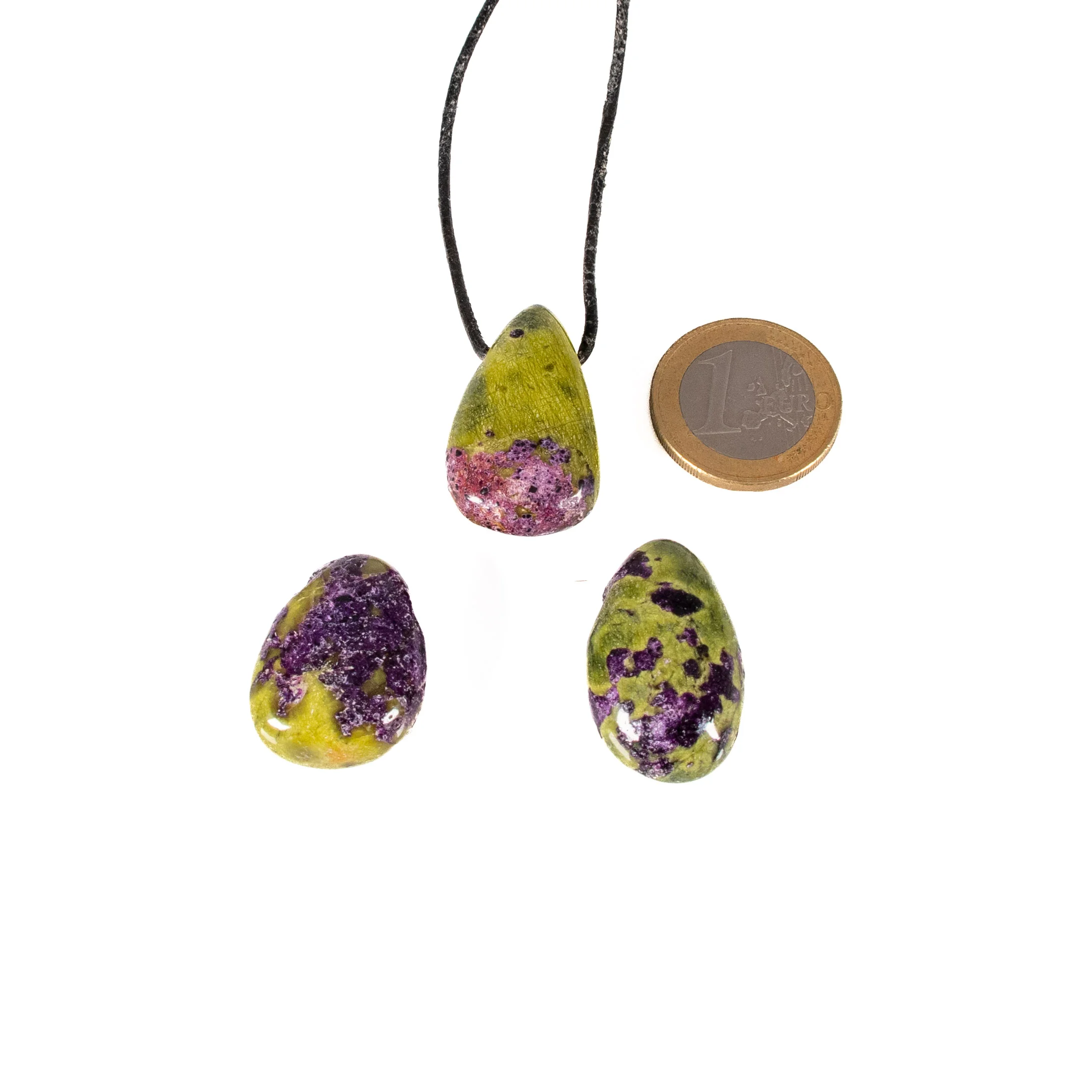 Stichtite/serpentine teardrop pendant (Australia)