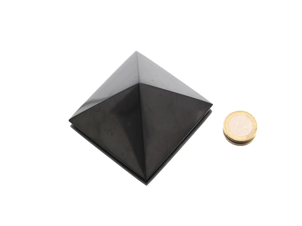 Schungit Pyramide 5 cm