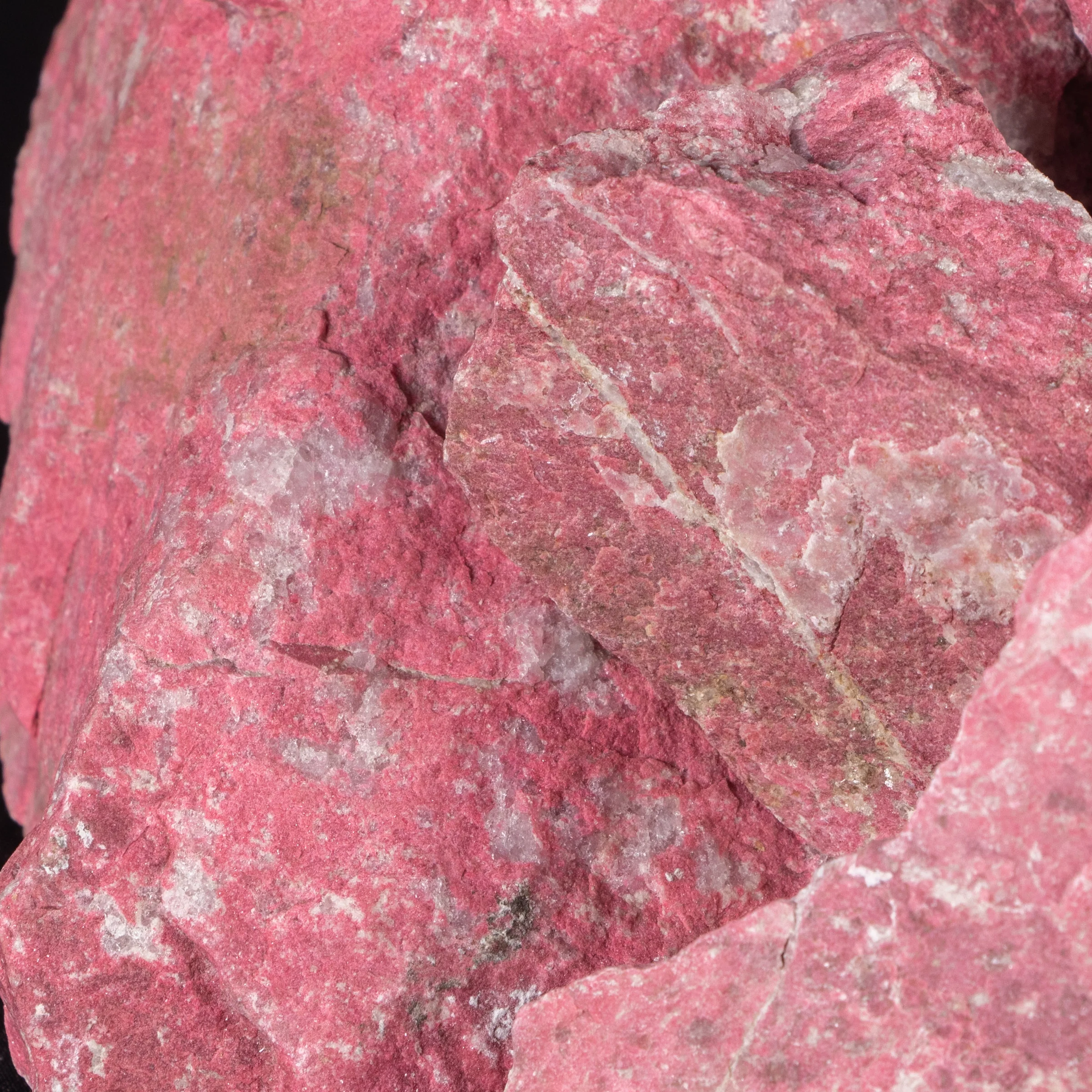Thulite rough stones (Leksvik), 1 kg