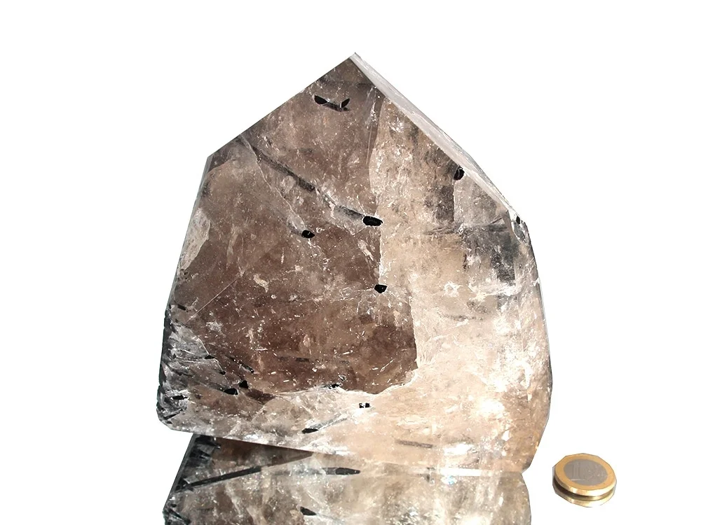 Bergkristall mit schwarzen Turmalin Kristallen