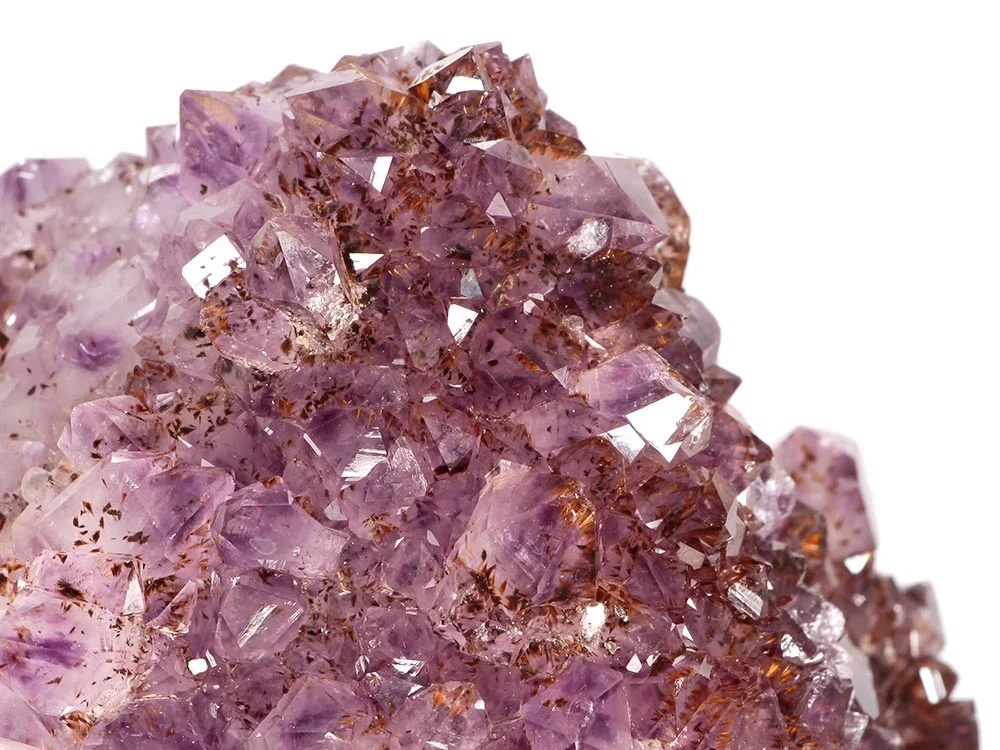 Calcit Würfel auf Amethyst