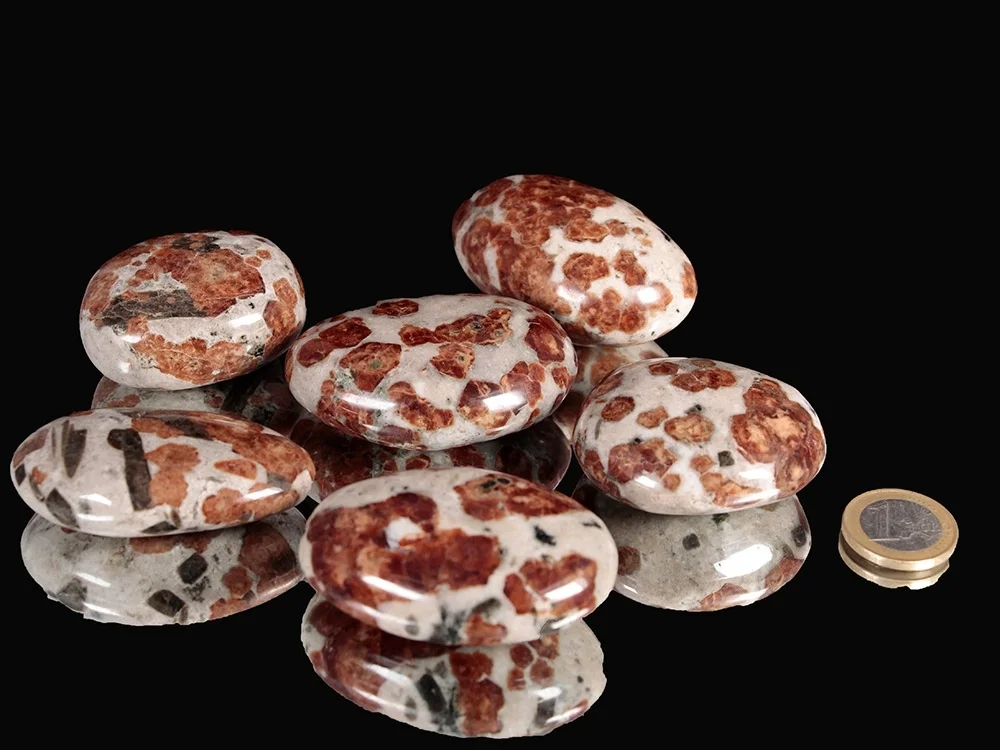Granat in Wollastonit Pebbles - 0,5 kg