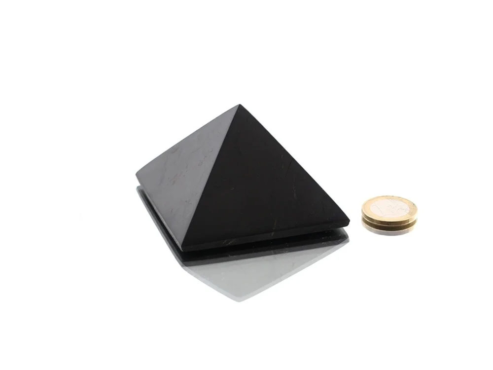 Schungit Pyramide 5 cm