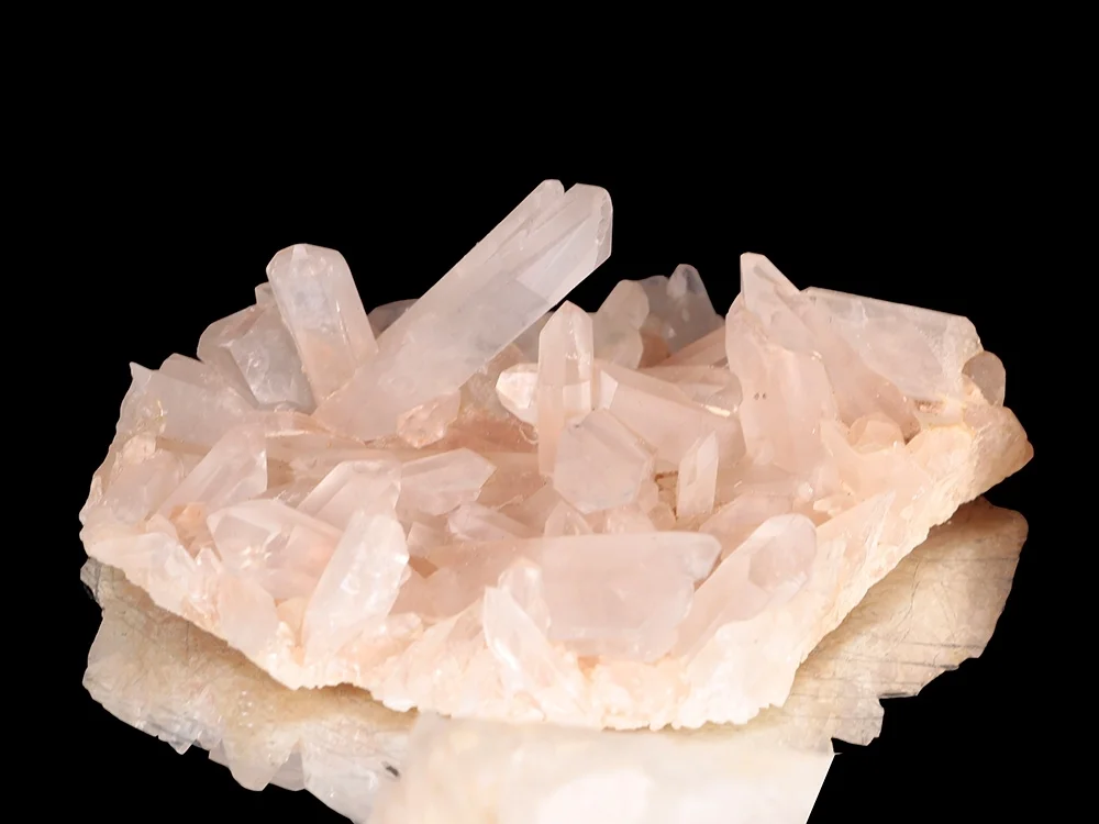 Madagascar rock crystal specimens - 1 kg**