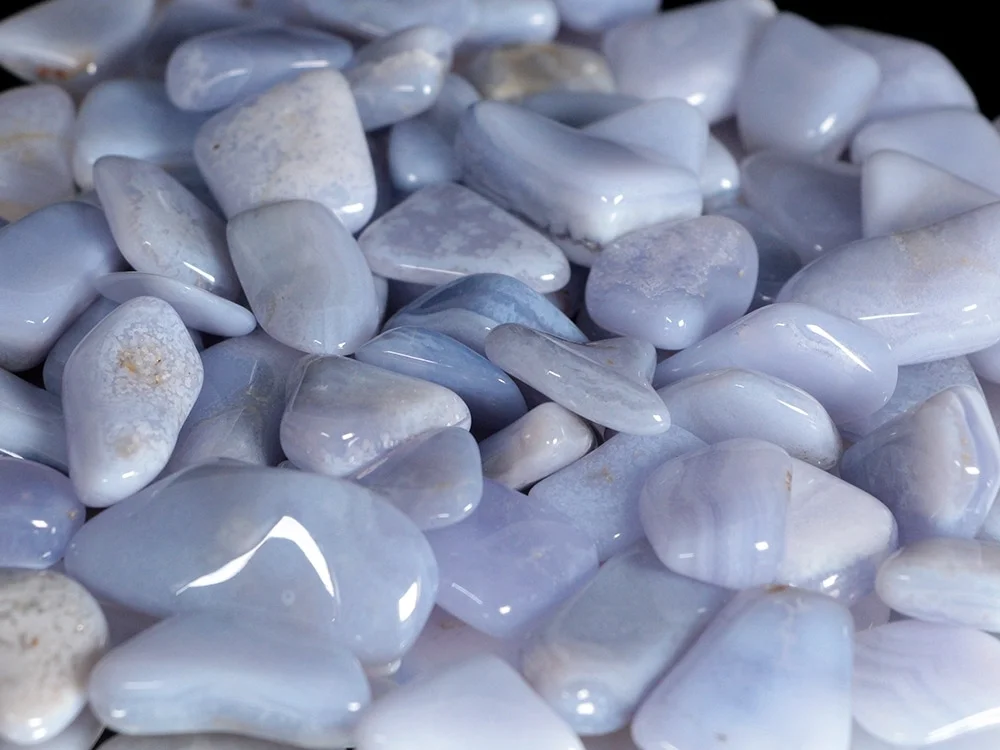 Chalcedon hellblau medium Trommelsteine 0,5 kg