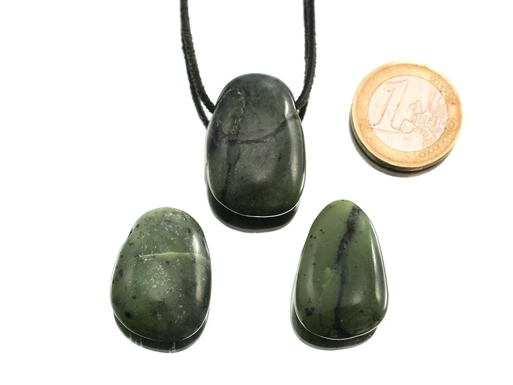 Nephrit Tropfenanhänger