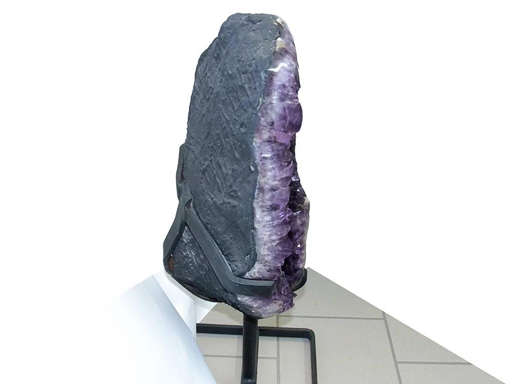Amethyst Freiform auf Sockel