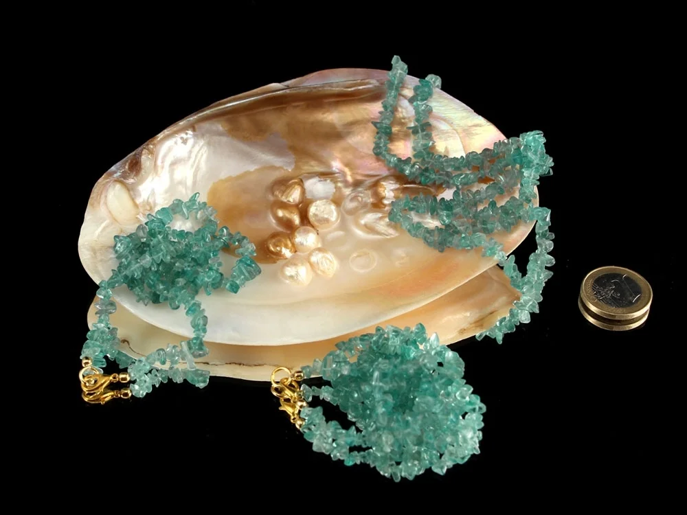 Blue apatite chip necklace