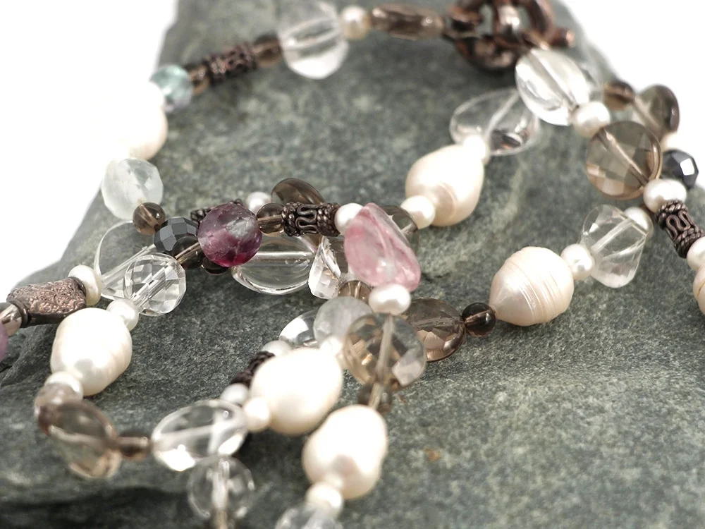 Rock crystal necklace with pearls