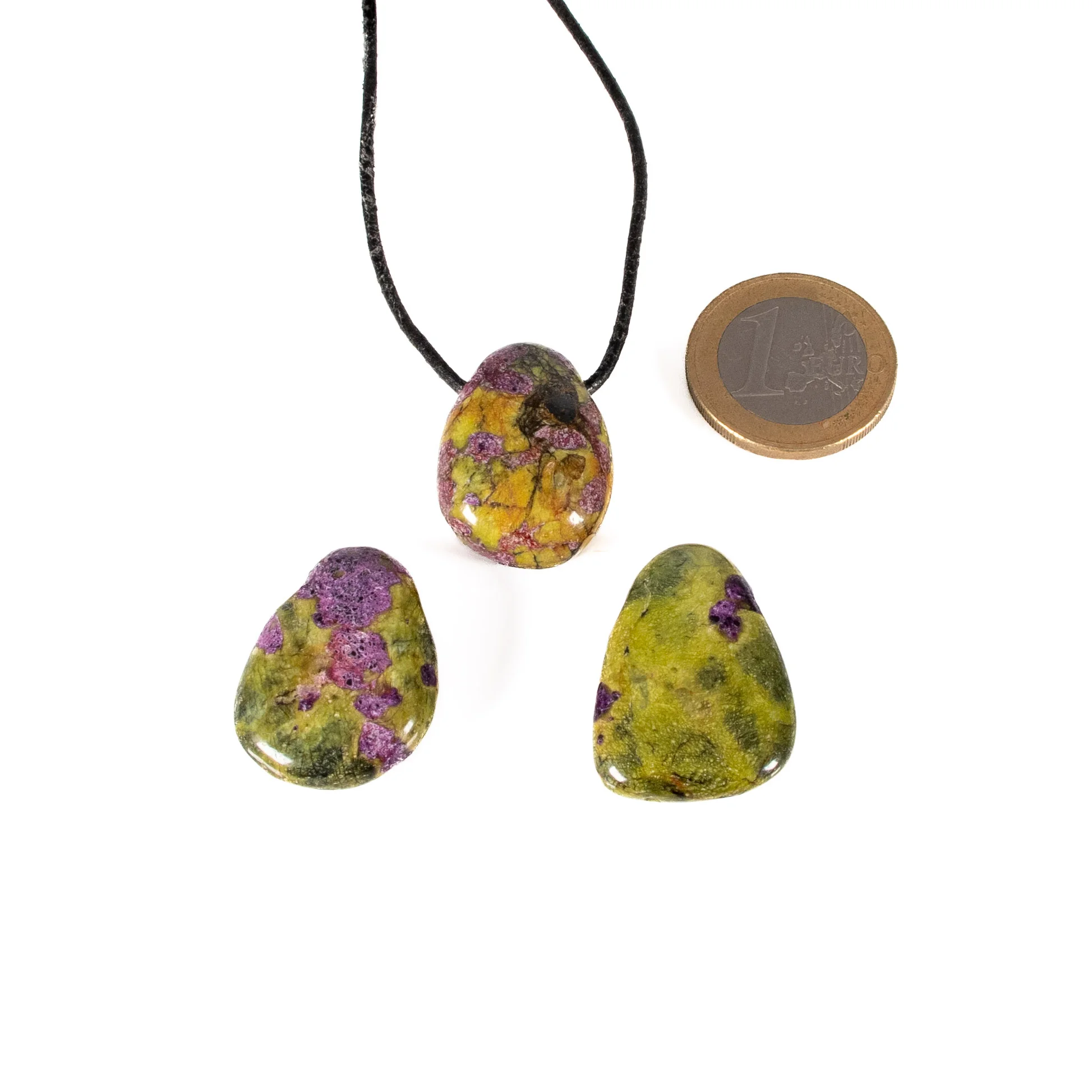Stichtite/serpentine teardrop pendant (Australia)
